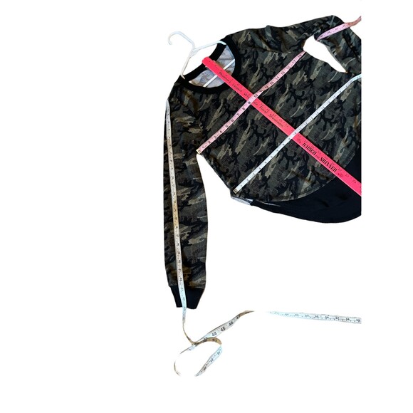 Hem & Thread Woman's Camouflage Top-5/$15 - Picture 4 of 4